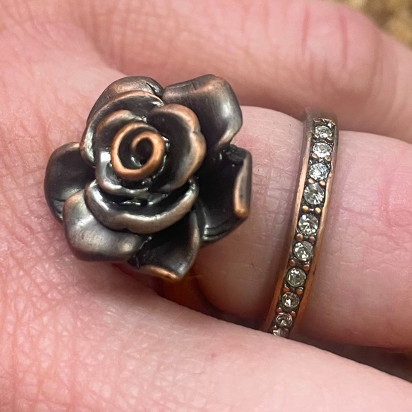 Jewelry - Flower ring